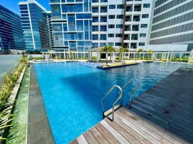 Апартаменты Modern And Cozy One Manchester Place In Mactan Newtown Мактан Экстерьер фото